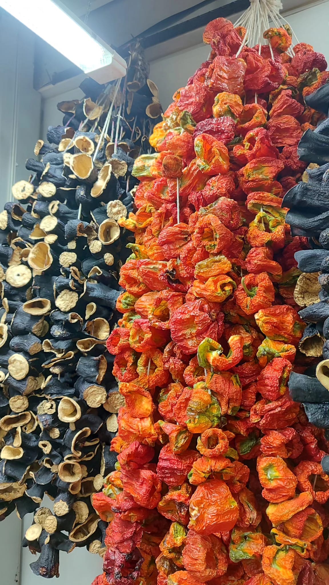 45 ile 50 adet arası ürün mevcuttur